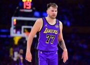 关于东契奇复出首战，魔术状态火爆，官方宣布新规成为焦点！的信息