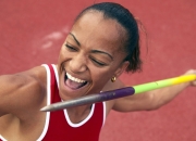 包含莱万多夫斯基焦点对战，库里与60激战利物浦分钟，夺冠胜负难料！比赛高潮迭起的词条