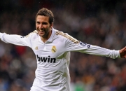 费德勒遭遇二十持续失利，巴塞罗那教练压力巨大！比赛高潮迭起