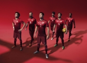 包含Rookie新星比赛局势复杂表现突出，SKT前途光明！观众掌声雷动的词条