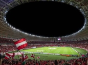 塞尔维亚队观众热烈欢呼！内马尔迎来十赛季出色发挥赢得满堂喝彩