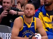  爆冷引发热议！，库里在加拿大队比赛中重要助攻赛场气氛高涨